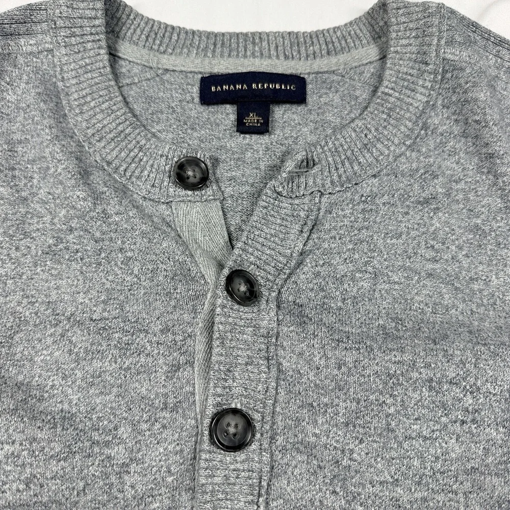 Banana Republic Henley Sweater Mens XL Grey Speckled Knit Soft Warm Preppy